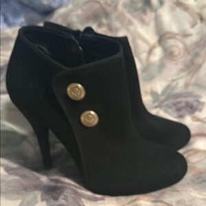 Guess Elegant Black Ankle Boots